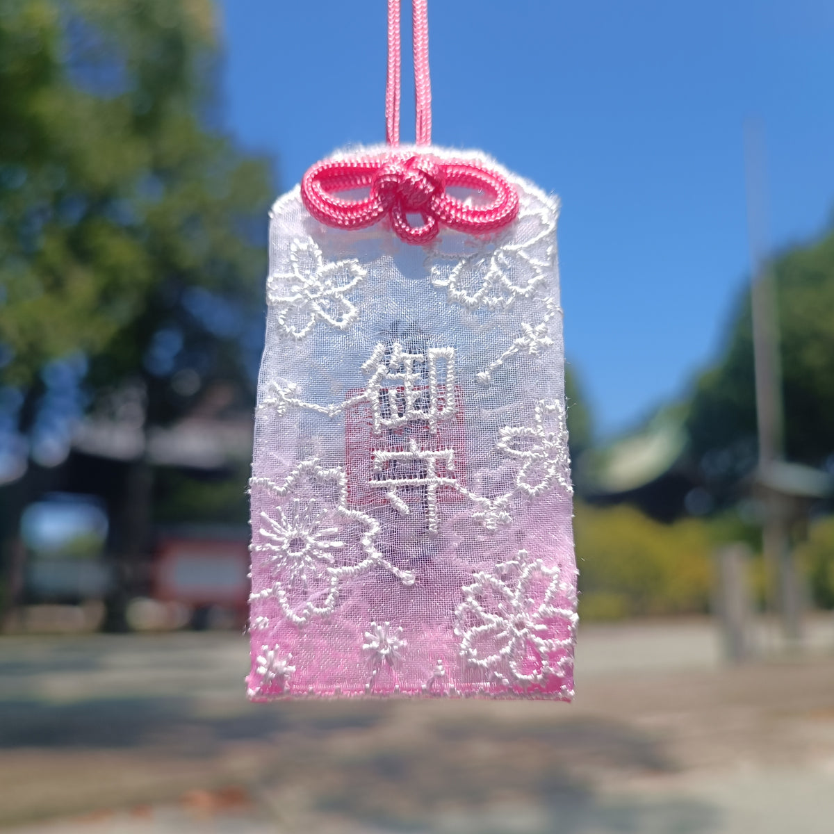 レースのおまもり(桜色)